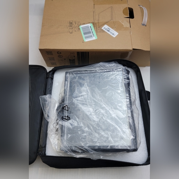 NEEWER Basics X12B Aluminum Alloy Liftable Teleprompter 12" for iPad Tablet Phne - Picture 13 of 13